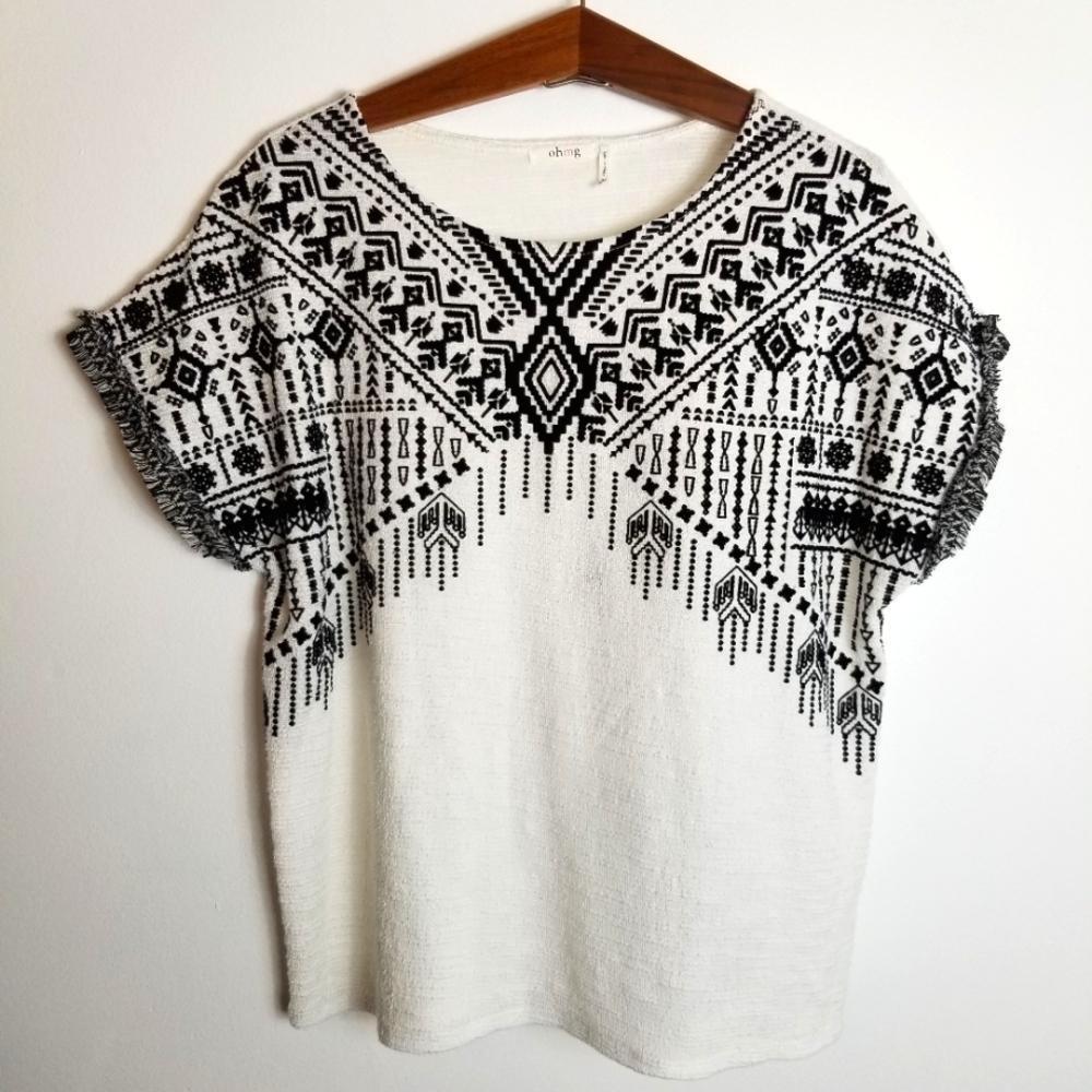 Ohmg Textured Frayed Tribal Print White/Black Top